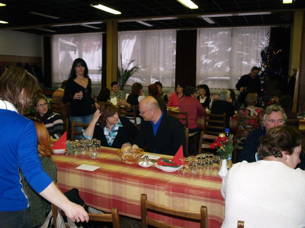 Fotogaléria 21.12.2011 - Vianočné posedenie ZŠ a OÚ (34) 21.12.2011 - Vianočné posedenie ZŠ a OÚ