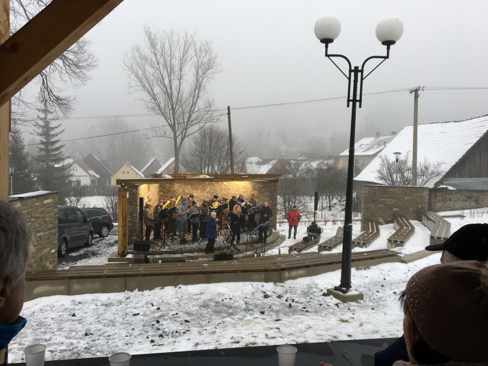 Fotogaléria 1.1.2018 - Vítanie Nového roka 2018 (37) 1.1.2018 - Vítanie Nového roka 2018