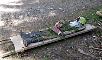 Pochovávanie ciagľa - 20 (autor: Juraj Záborský) Pochovávanie ciagľa - 20 (autor: Juraj Záborský)