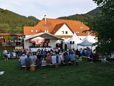 Svätojánsky grif 2018 - 59 (autor: Juraj Záborský) Svätojánsky grif 2018 - 59 (autor: Juraj Záborský)