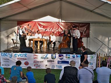 Svätojánsky grif 2018 - 56 (autor: Juraj Záborský) Svätojánsky grif 2018 - 56 (autor: Juraj Záborský)
