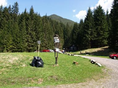 Pochovávanie ciagľa - 19 (autor: Juraj Záborský) Pochovávanie ciagľa - 19 (autor: Juraj Záborský)